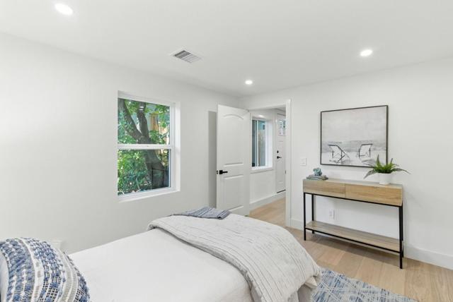 731 Valota Road, Redwood City CA: https://media.crmls.org/mediaz/03352801-6bab-46f5-9ee1-18349f92fb1b.jpg