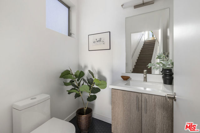 1767 N New Hampshire Avenue, Los Angeles CA: https://media.crmls.org/mediaz/0335fd3e-5f6c-4c84-9585-19e6c783667c.jpg