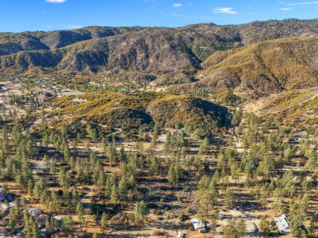1 Pipe Creek Road, Mountain Center CA: https://media.crmls.org/mediaz/0336060c-db0d-4787-996a-3ea136e34079.jpg