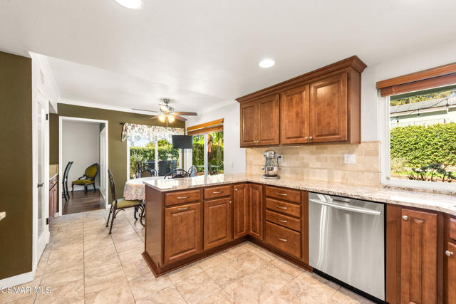 3581 Rachael Avenue, Simi Valley CA: https://media.crmls.org/mediaz/03364188-b88c-40f5-969c-fd9d1c6cd621.jpg