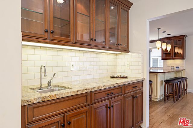 1476 Palisades Drive, Pacific Palisades CA: https://media.crmls.org/mediaz/03369c8f-9042-4d13-b5d5-9e2c0686ccb2.jpg