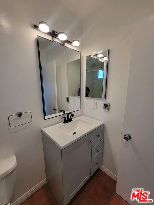 109 Brooks Avenue, Venice CA: https://media.crmls.org/mediaz/0336b278-c7c5-4008-b764-f6c4ecc34128.jpg