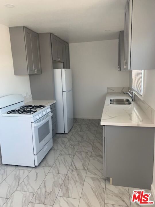 4131 Palmwood Drive, Los Angeles CA: https://media.crmls.org/mediaz/0336bb1b-1083-4c5f-a763-681faebc8fbb.jpg