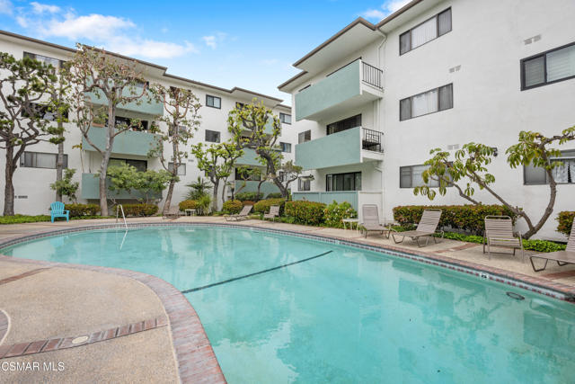5000 S Centinela Avenue, Los Angeles CA: https://media.crmls.org/mediaz/0336e7ec-1c98-42dd-95c9-f81fe9374c56.jpg