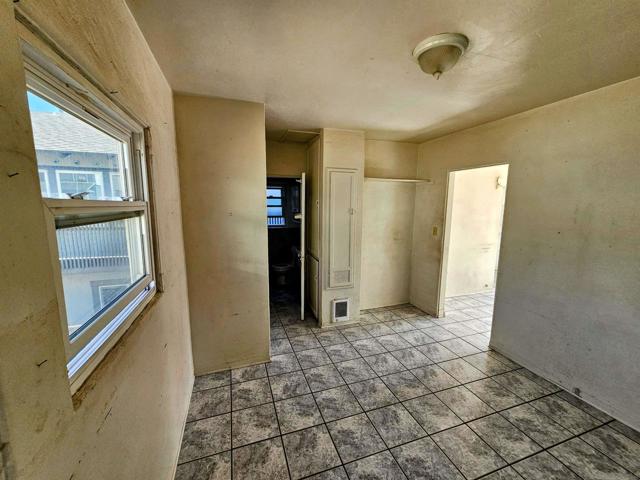 1135 41 26th Street, San Diego CA: https://media.crmls.org/mediaz/03370bf6-b0a7-4767-a255-29b3e9262861.jpg