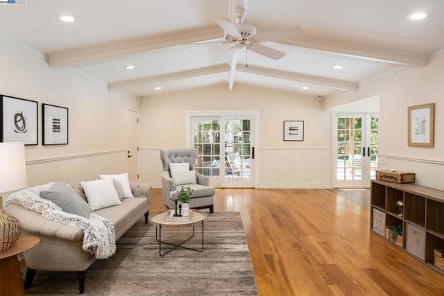 20 Donna Ln, Danville CA: https://media.crmls.org/mediaz/033720df-2243-4f24-88ec-7b2a8c17ee8c.jpg