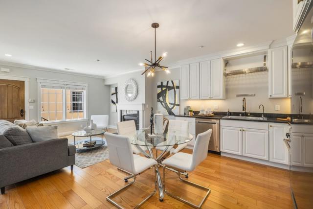 1705 Palm Avenue, San Mateo CA: https://media.crmls.org/mediaz/03372c55-bd11-44b3-8634-2e14ec4a80ac.jpg