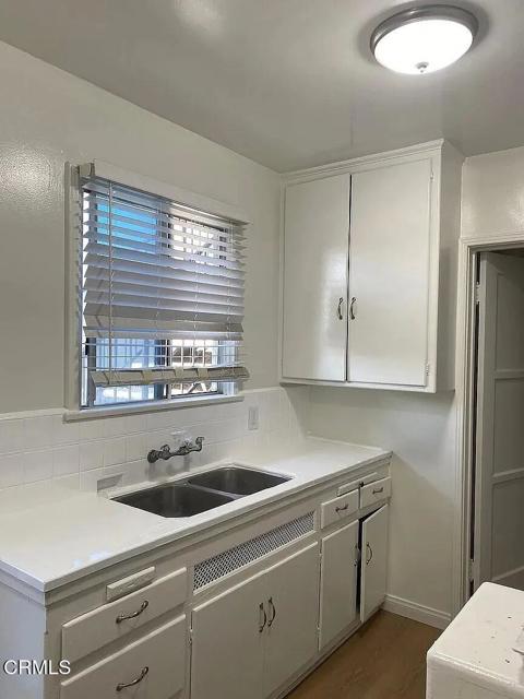 1420 E Wilson Avenue, Glendale CA: https://media.crmls.org/mediaz/0339182f-19e3-4931-b21a-35bb5aff0c2f.jpg