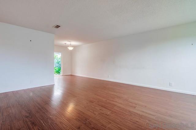 3890 Vista Campana S., Oceanside CA: https://media.crmls.org/mediaz/03394457-0f94-4d47-a17e-f8a58e5de4e3.jpg