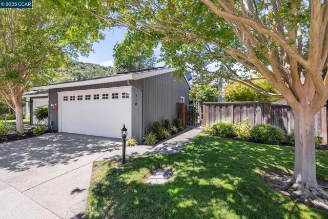 718 AUGUSTA DRIVE, Moraga CA: https://media.crmls.org/mediaz/033961b4-11f4-490c-8d7d-74680e46cf67.jpg