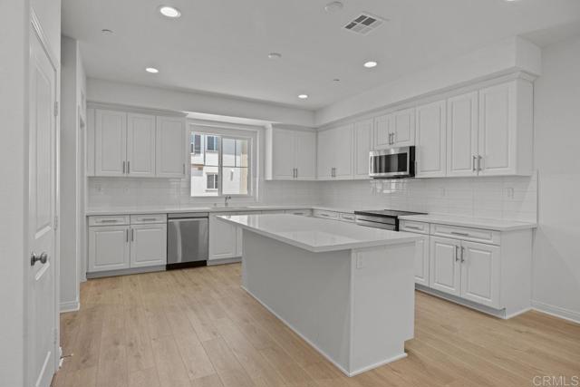 8685 Amherst Street, Santee CA: https://media.crmls.org/mediaz/0339ba09-7ad7-43ea-9ec9-f9e30d975b8a.jpg