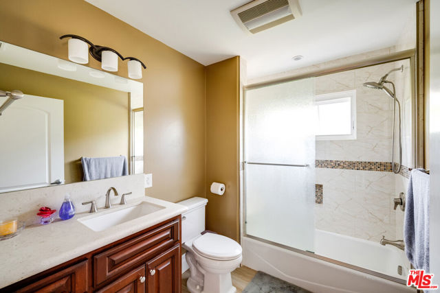 5966 ABERNATHY Drive, Los Angeles CA: https://media.crmls.org/mediaz/0339db33-731d-4878-b83e-9211e8247490.jpg