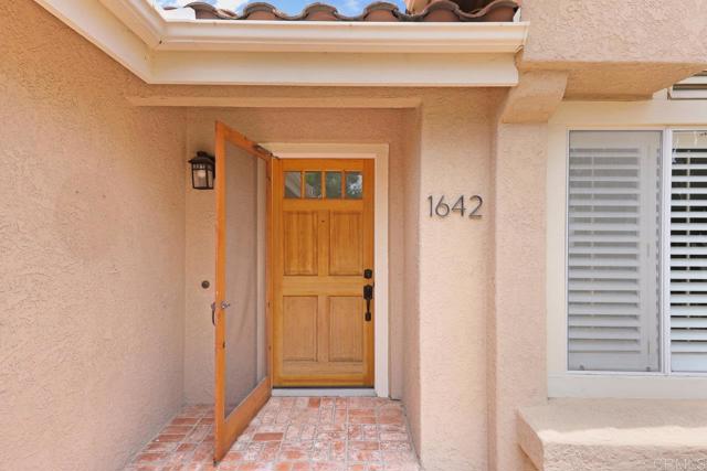 1642 Marbella Drive, Vista CA: https://media.crmls.org/mediaz/033a4ec3-e08b-46c2-ae2c-39458be82c6a.jpg