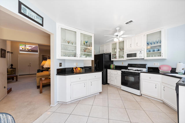 1404 Calle Lozano, Camarillo CA: https://media.crmls.org/mediaz/033a893a-f932-4a0d-beb1-f53d26073a75.jpg