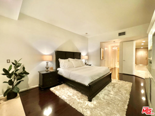234 Gale Drive, Beverly Hills, California 90211, 2 Bedrooms Bedrooms, ,3 BathroomsBathrooms,Condominium,For Sale,Gale,24398517