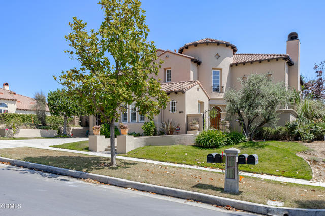 3911 Lilac Canyon Lane, Altadena CA: https://media.crmls.org/mediaz/033afa26-cd59-4dfc-a7cb-cd08a1e913d5.jpg