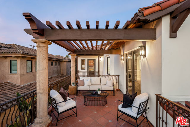 7320 Trask Avenue, Playa del Rey CA: https://media.crmls.org/mediaz/033b6eba-67f2-43cb-abb6-ef293474661f.jpg