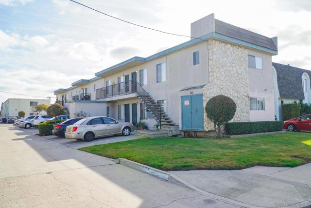 637 10th, Imperial Beach CA: https://media.crmls.org/mediaz/033bab19-4f0f-4c1e-aa64-b3f6c52b498e.jpg