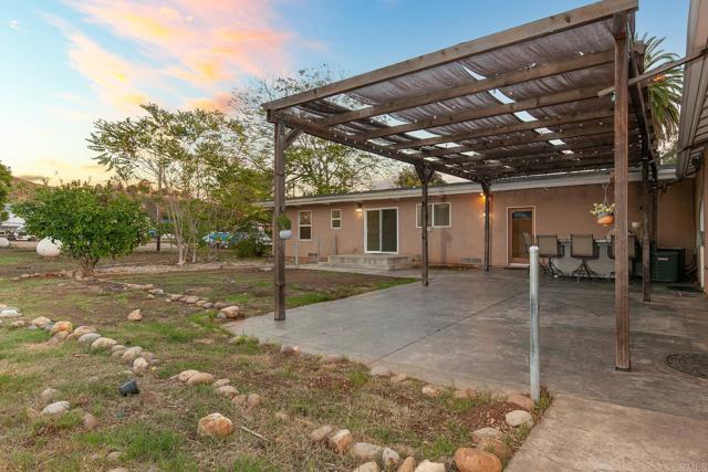 10546 VALLE VISTA RD, Lakeside CA: https://media.crmls.org/mediaz/033c45c3-eb31-451c-94da-ff4c3adebd60.jpg