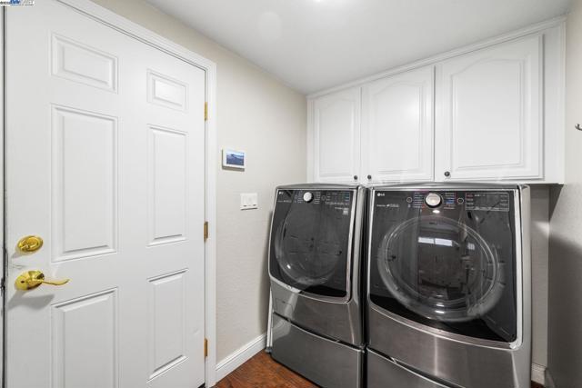 639 Canyon Crest Rd East, San Ramon CA: https://media.crmls.org/mediaz/033c5841-fff9-4e0c-a5e1-83e1a1e85a11.jpg