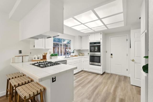 821 Whitehall Lane, Redwood City CA: https://media.crmls.org/mediaz/033c83bf-5fa7-4d67-a144-4ec4b5772d5a.jpg