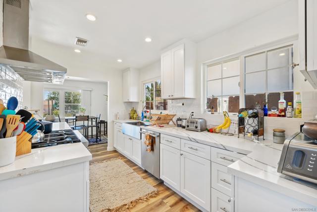 3380 Moraga Court, San Diego CA: https://media.crmls.org/mediaz/033d41c3-4c32-44cf-bc10-51ddaf144a29.jpg