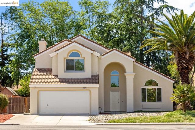 521 Freemark LN, Oakley CA: https://media.crmls.org/mediaz/033d4fa3-1f39-462a-97a0-c140982e668f.jpg
