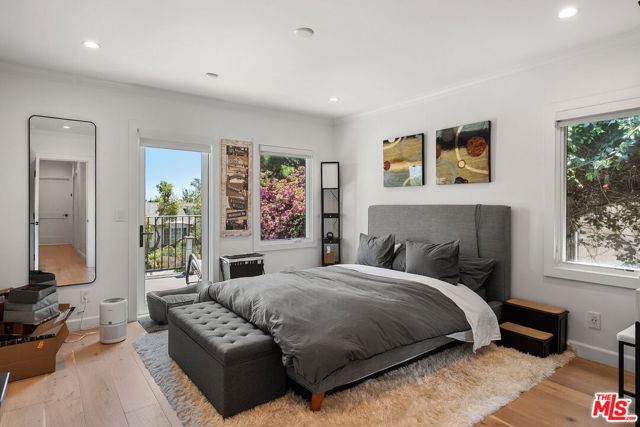 1839 Preuss Road, Los Angeles CA: https://media.crmls.org/mediaz/033da917-5a2d-44c0-9617-68a6c8e5e071.jpg