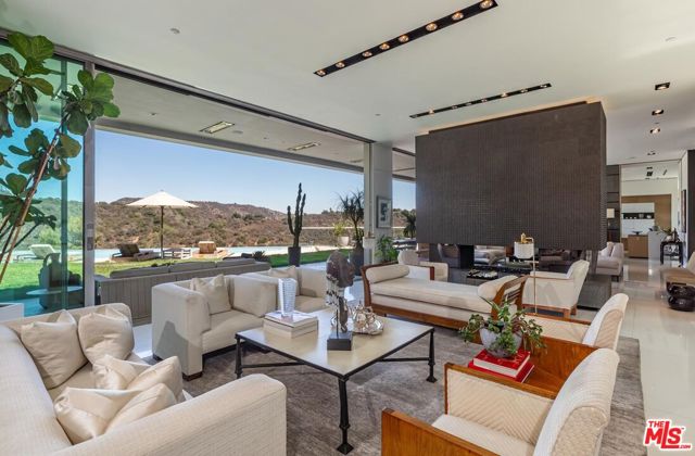 1740 Bel Air Road, Los Angeles CA: https://media.crmls.org/mediaz/033e0693-5d25-42c2-937f-fe4c73e8c6c1.jpg