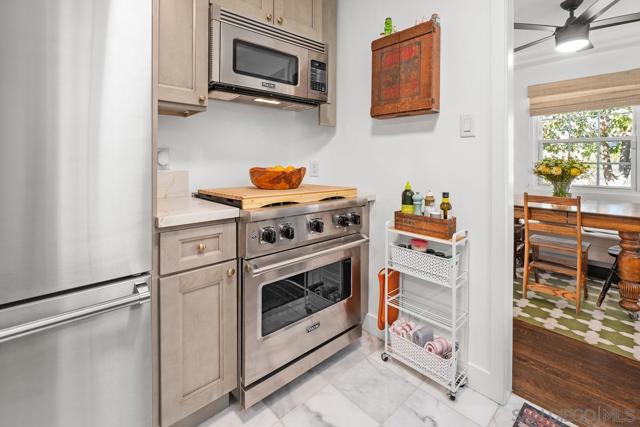 800 3rd St, Coronado CA: https://media.crmls.org/mediaz/033e6a22-29fb-4649-a4ea-084a8927fac8.jpg