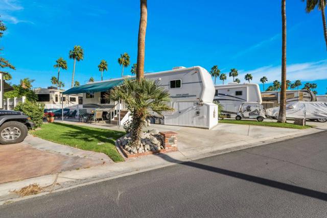 69411 Ramon Road, Cathedral City CA: https://media.crmls.org/mediaz/033e6fd9-dff5-4732-bf27-b6861ca51f26.jpg