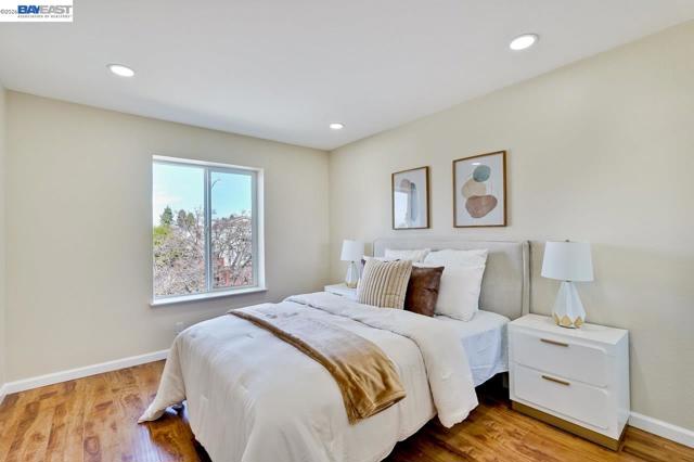 Image 33 of 58 For 4691 Rousillon Ave