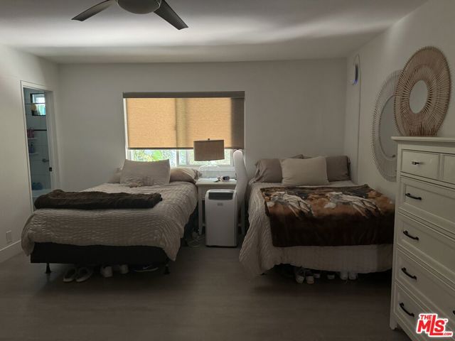 2744 S Bentley Avenue, Los Angeles CA: https://media.crmls.org/mediaz/033ef22f-e442-4c37-91cd-4eef905d2f04.jpg