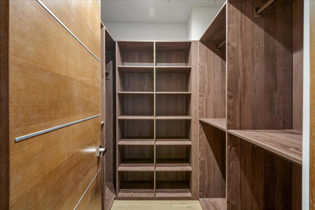 https://media.crmls.org/mediaz/03405a6c-079c-438d-aeb3-cb7b314faa05.jpg?preset=X-Large