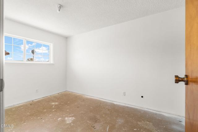 Detail Gallery Image 33 of 40 For 400 Arcade Dr, Ventura,  CA 93003 - 4 Beds | 2/2 Baths