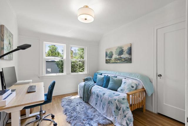 774 Edgewood Road, San Mateo CA: https://media.crmls.org/mediaz/03408be3-ac26-43ba-bba6-a72a3169cf5d.jpg