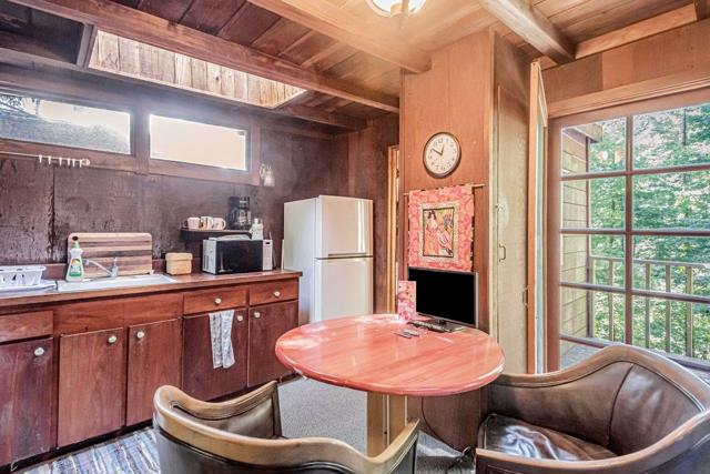 0 Big Tree Way, Woodside CA: https://media.crmls.org/mediaz/0340c9cd-36f0-4ce9-b9dc-4cb35fe2b748.jpg