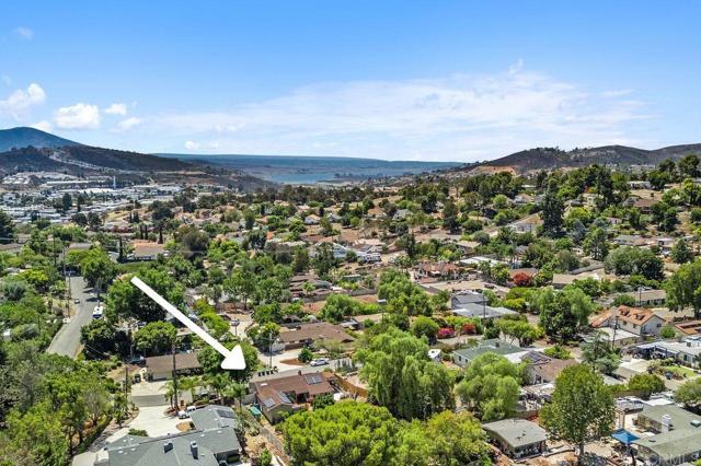 10720 Eureka Rd, Spring Valley CA: https://media.crmls.org/mediaz/034101c9-2eb4-4e75-bd2c-506a4c5fcc9a.jpg