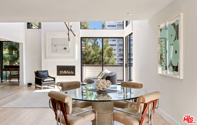 1033 Carol Drive, West Hollywood CA: https://media.crmls.org/mediaz/03414b88-1dcf-4e4c-8269-c4f3bab87115.jpg