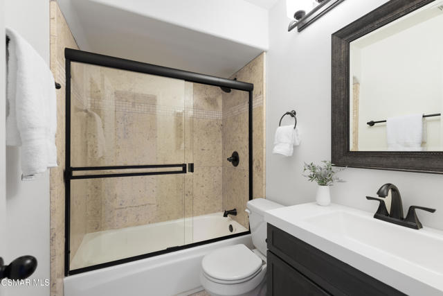 32711 Wellbrook Drive, Westlake Village CA: https://media.crmls.org/mediaz/0341fef9-41bd-4718-beec-ca6e05bbc132.jpg