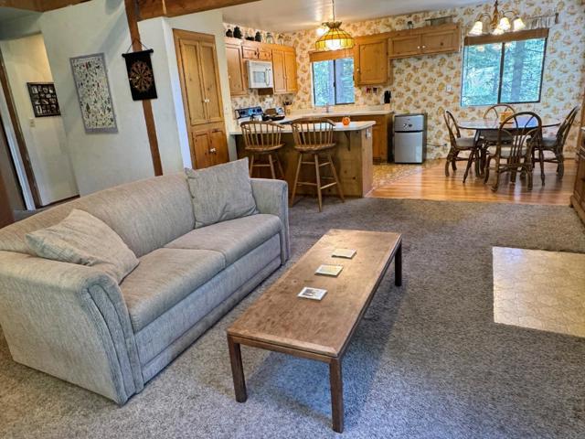 50858 Red Fir Terrace, Soda Springs CA: https://media.crmls.org/mediaz/0342199e-76c2-498a-a910-2686eff71139.jpg