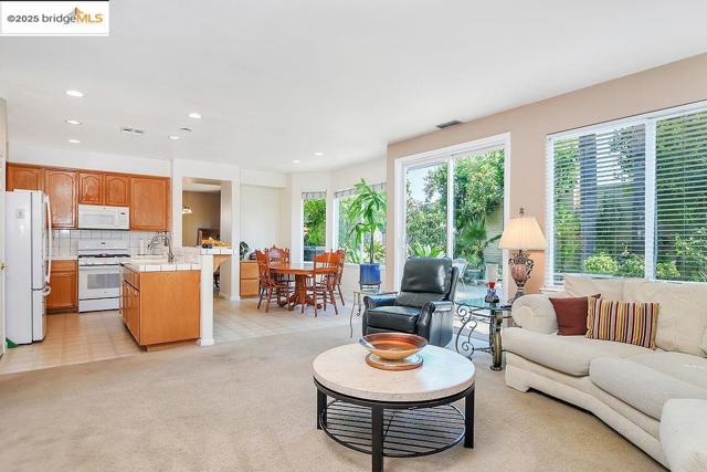 4746 Mammouth Lane, Oakley CA: https://media.crmls.org/mediaz/0343f8fe-3774-4ba6-ae5a-983760235ead.jpg