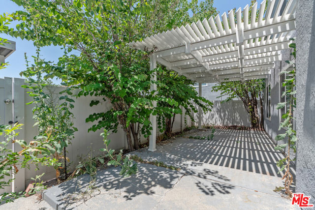 46 Eagle, Irvine CA: https://media.crmls.org/mediaz/03440f7c-30c8-4907-8286-ebef06455967.jpg