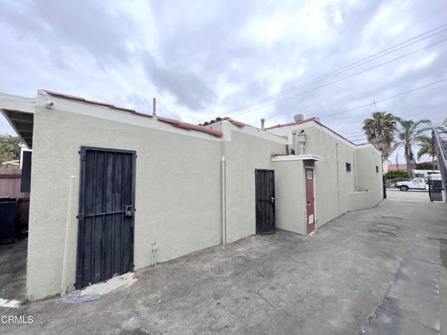 633 meta Street, Oxnard CA: https://media.crmls.org/mediaz/03445587-61f9-43ac-a112-504f8fb978a8.jpg