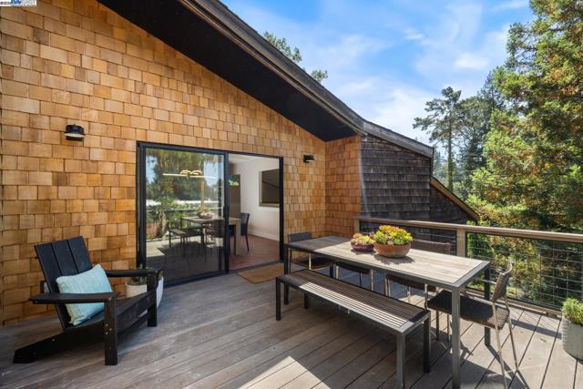 5708 Colton Blvd, Oakland CA: https://media.crmls.org/mediaz/0344e8aa-9a4c-4bdd-9f40-92538eb6aabc.jpg