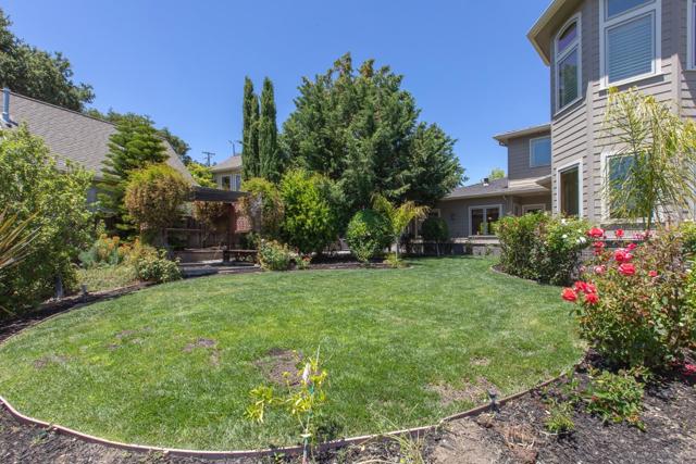436 Summit Drive, Redwood City CA: https://media.crmls.org/mediaz/0345e7de-ec7e-4bd1-ae31-d9f9ca69da69.jpg