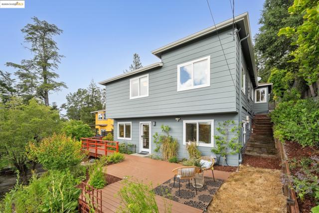 6951 Chambers Dr, Oakland CA: https://media.crmls.org/mediaz/03463486-790e-4bc4-9209-a32bc3eae1cd.jpg