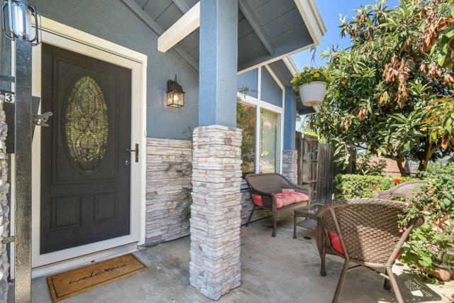 Detail Gallery Image 2 of 20 For 310 Worthington St, Spring Valley,  CA 91977 - 4 Beds | 2 Baths