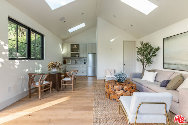 3745 May Street, Los Angeles CA: https://media.crmls.org/mediaz/034663ff-a161-42a5-ae1c-d66fb3f614b1.jpg
