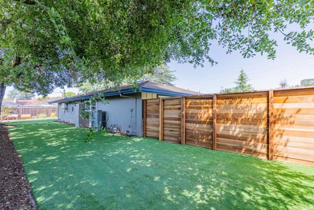 2083 Louise Lane, Los Altos CA: https://media.crmls.org/mediaz/03479d0e-acc5-4290-ac57-ac39c0396232.jpg